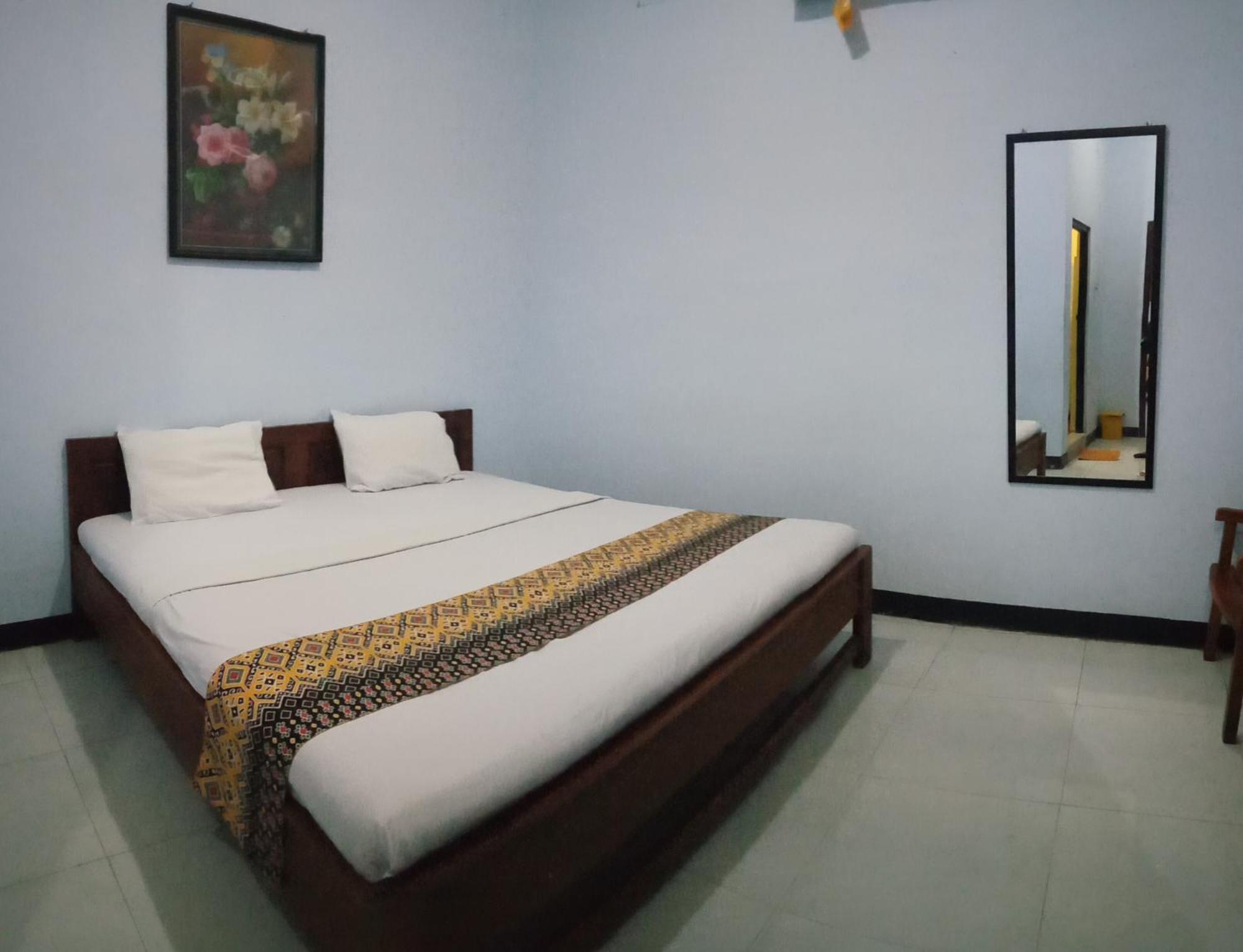 Hotel Ilhami Blitar Exterior photo